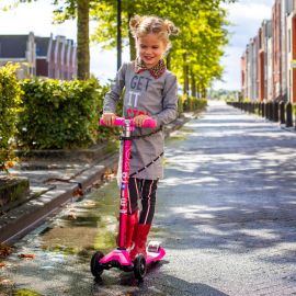 Micro Scooter Maxi Deluxe - Shocking Pink