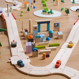 Plan Toys - Holzbausteine Urban City Blocks